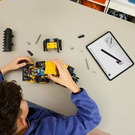 Lego Technic 42209 Volvo L120 Electric Wiellader